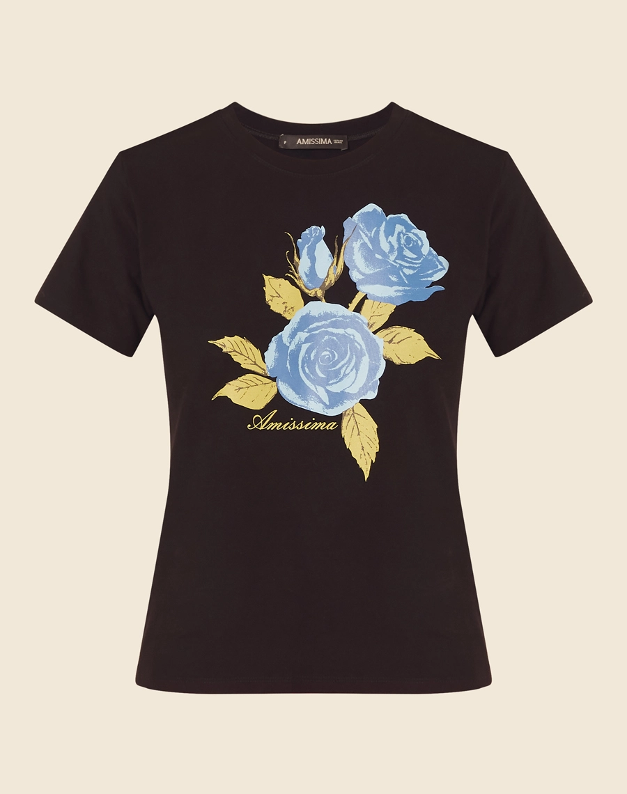 Camiseta Slim Rosas, confeccionada em malha de viscose com estampa exclusiva .<br/>
Modelagem solta e caimento leve.<br/>