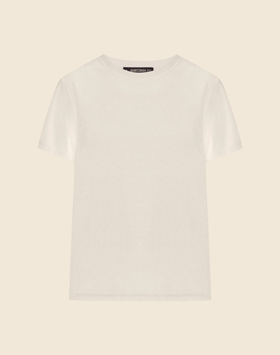 Camiseta Rafaela confeccionada em Malha Prime, com textura canelada.<br/>
Com gola redonda e manga curta.