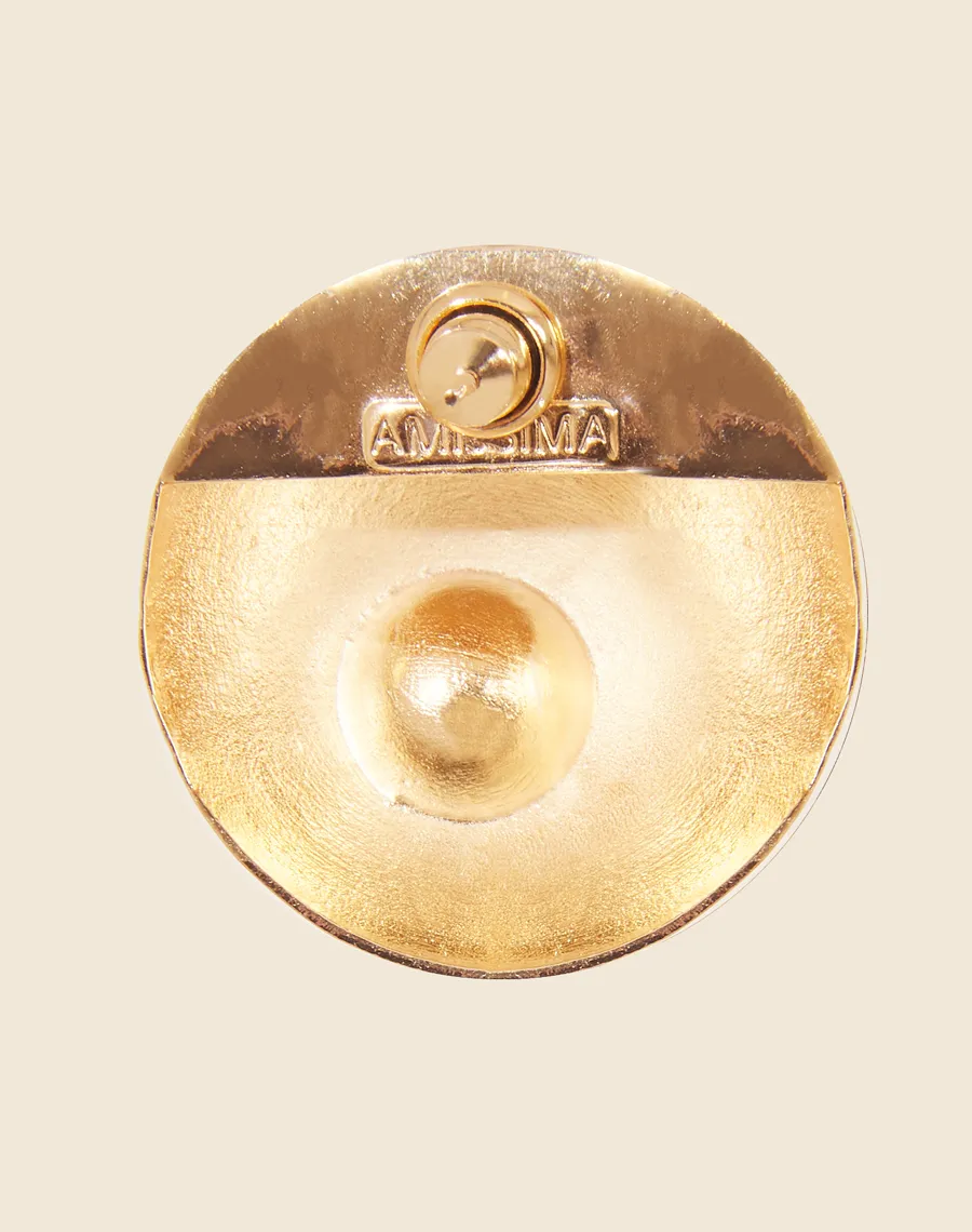 Brinco Bubble, par de brincos meia bola boucle com detalhe de pérola solitária colorida com pino feito manualmente e banhado a ouro 18k 20m. <br/>