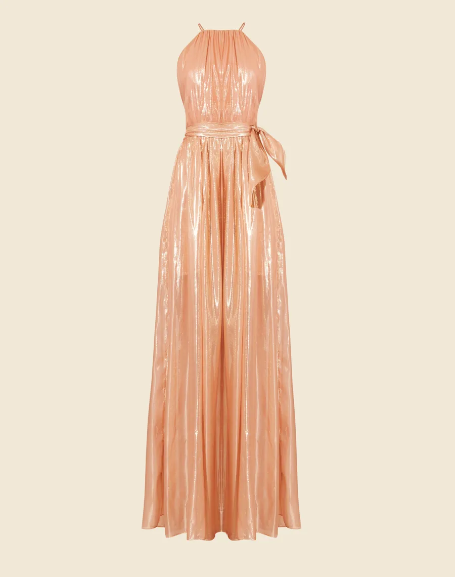 Vestido Longo de Alça confeccionado em Seda. Com decote frente unica, detalhes franzidos na cintura, costas abertas e alças finas para amarração. Silhueta acinturada, possuí forro curto e fenda lateral. Fechamento por zíper nas costas. <br/>