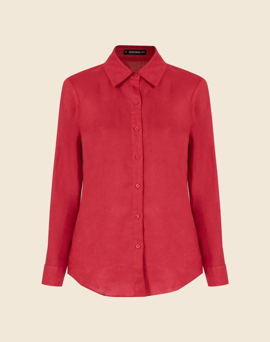 Camisa Ruta confeccionada em Linho. Possui gola esportiva e mangas longas com martingale.  <br/>
Fechamento por botões frontais. <br/>
