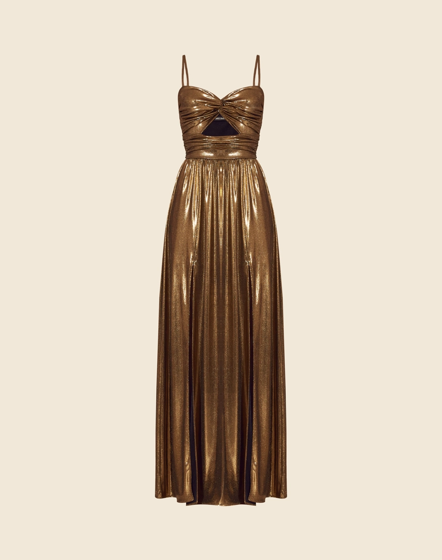 Vestido Longo Filipa confeccionado em Malha Foil. Com abertura frontal e alças finas ajustáveis.<br/>
Vestido acinturado com saia que possuí duas fendas.  <br/>
