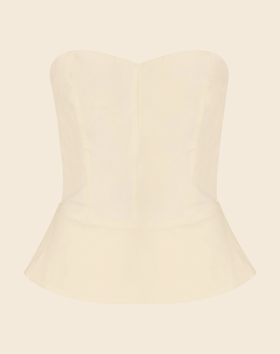 Top Blossom confeccionado em Techno Prada. Com modelagem tomara que caia e  decote coração, feita em modelagem mais justa. 