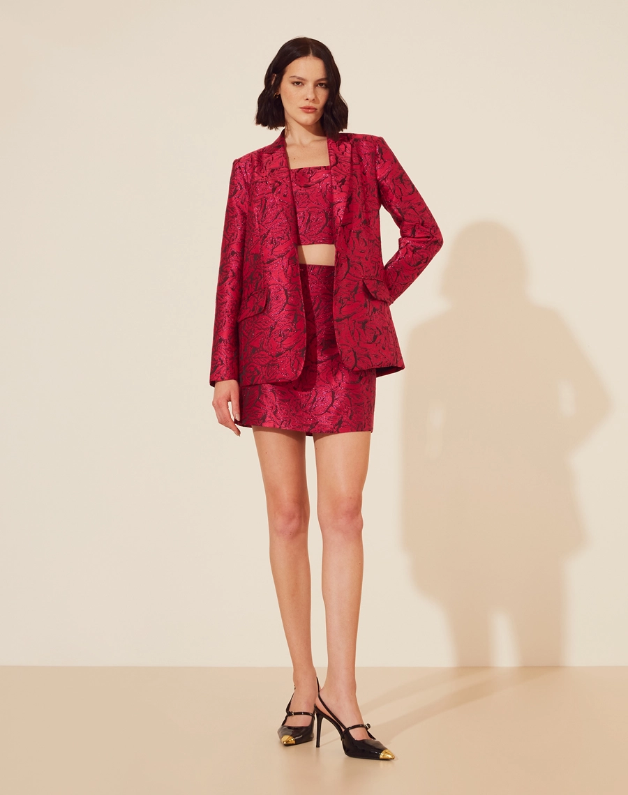Top Eslovenia confeccionado em Jacquard brilhante. 