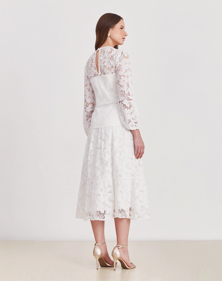 Vestido Longo Elis confeccionado em tecido de renda. 

