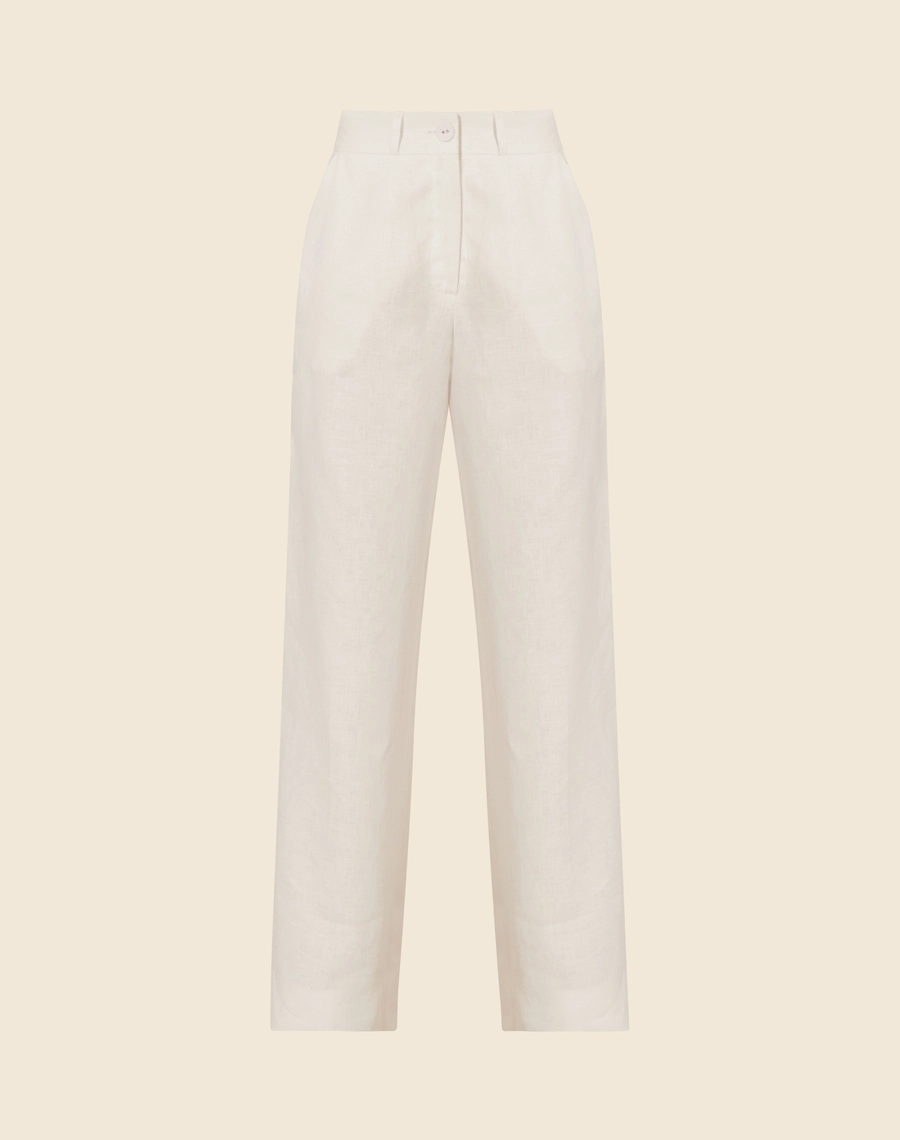 Calça Manuela Js V24, confeccionado em linho. Com modelagem reta, bolsos laterais estilo faca e bolsos decorativos atrás.
