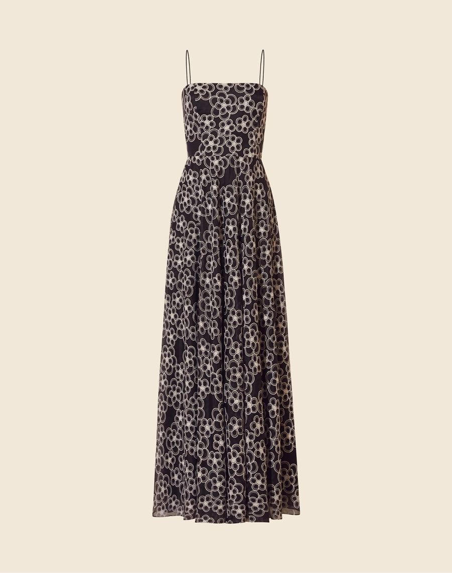 Vestido Longo Grace Kelly confeccionado em chiffon bordado. Possui decote quadrado com alças finas, sua modelagem é acinturada com a saia mais ampla, deixando o vestido mais elegante. 