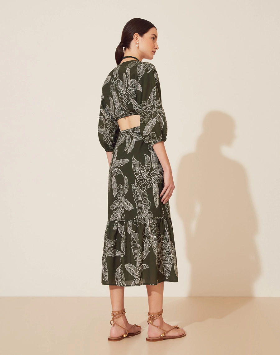 Vestido Midi Jade confeccionado em Silk Voil, tecido leve e transparência sutil, em algodão, conhecido por sua textura suave e delicada.<br/>
