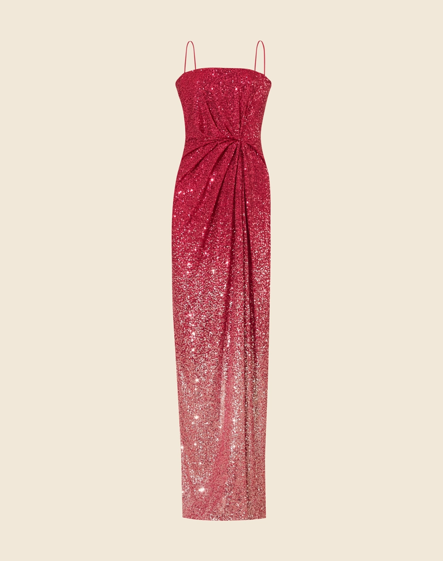 Vestido Longo Cristal confeccionado em Paetê. Com decote quadrado, alças finas, silhueta acinturada e fenda posterior. 
