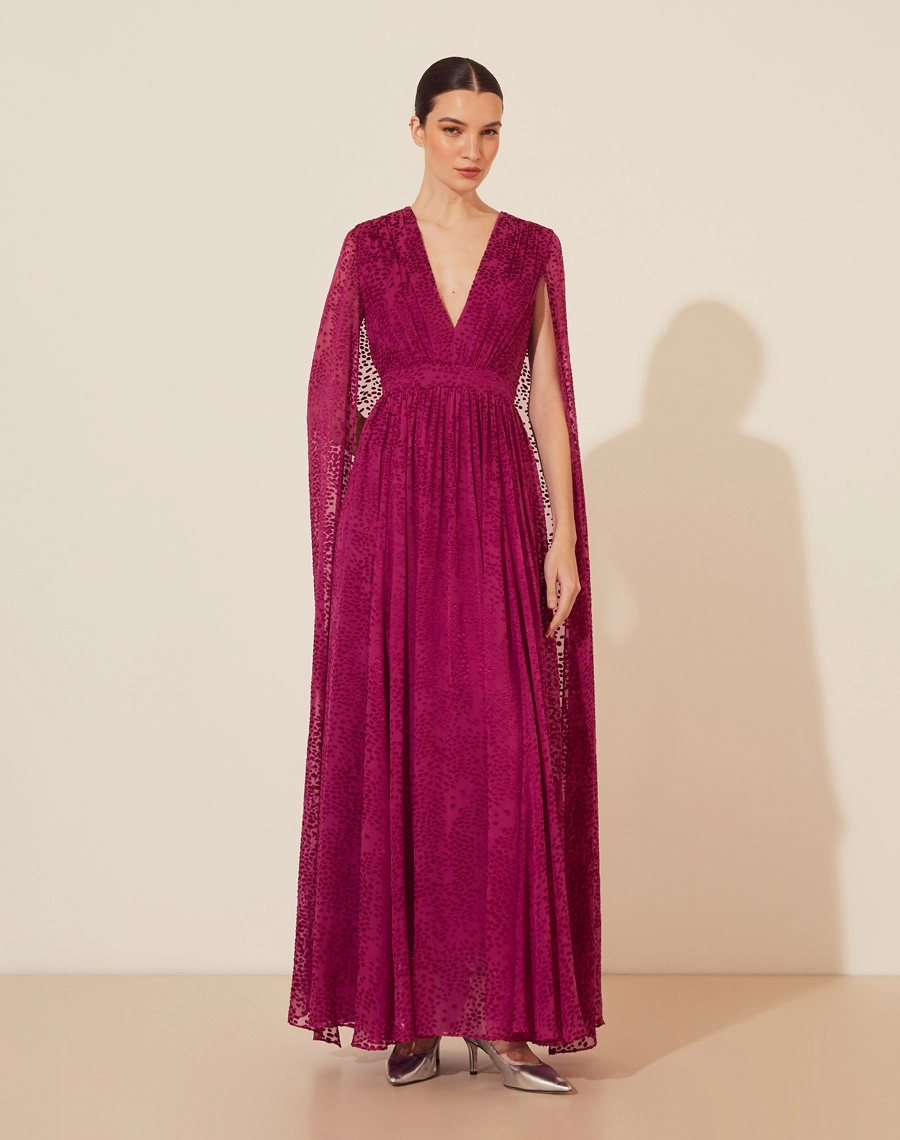Vestido Longo Selena confeccionada em viscose com seda.
