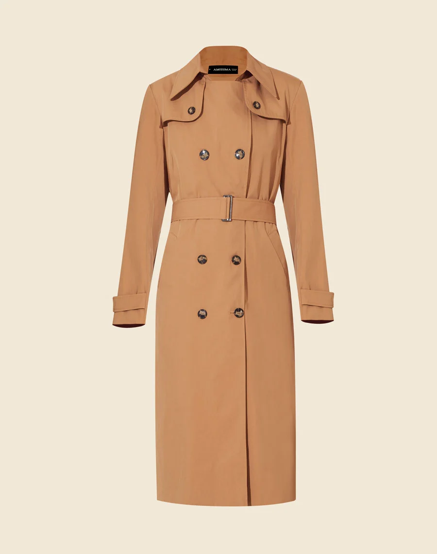 rench Coat Melinda confeccionado em Tencel, um tecido de textura suave. Possui detalhe de lapela nos ombros, forro embutido e fechamento por botões.