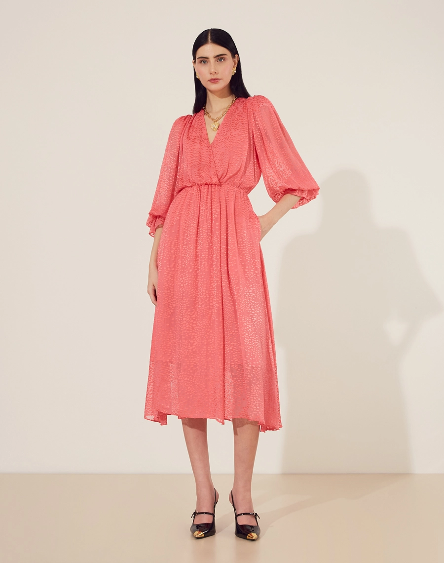 Vestido Midi Arni, confeccionado em viscose com seda, tecido com toque macio. <br/>