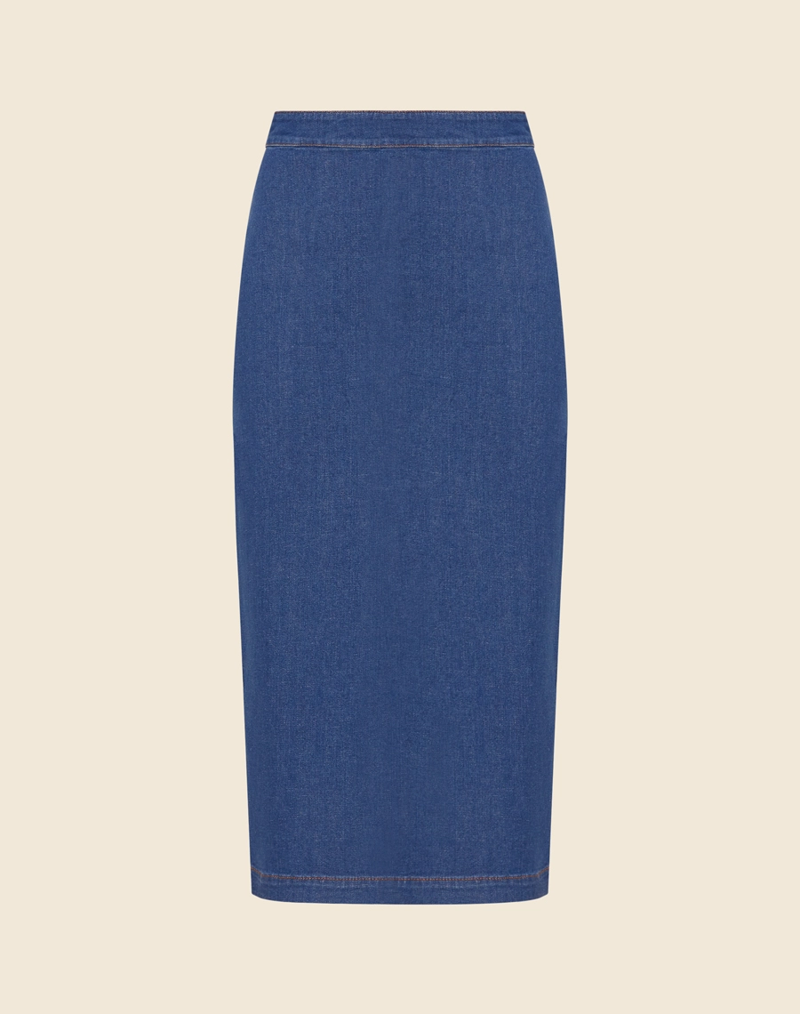 Saia Midi Yvonne confeccionada em jeans de algodão, seu toque leve proporciona maior conforto ao vestir. 