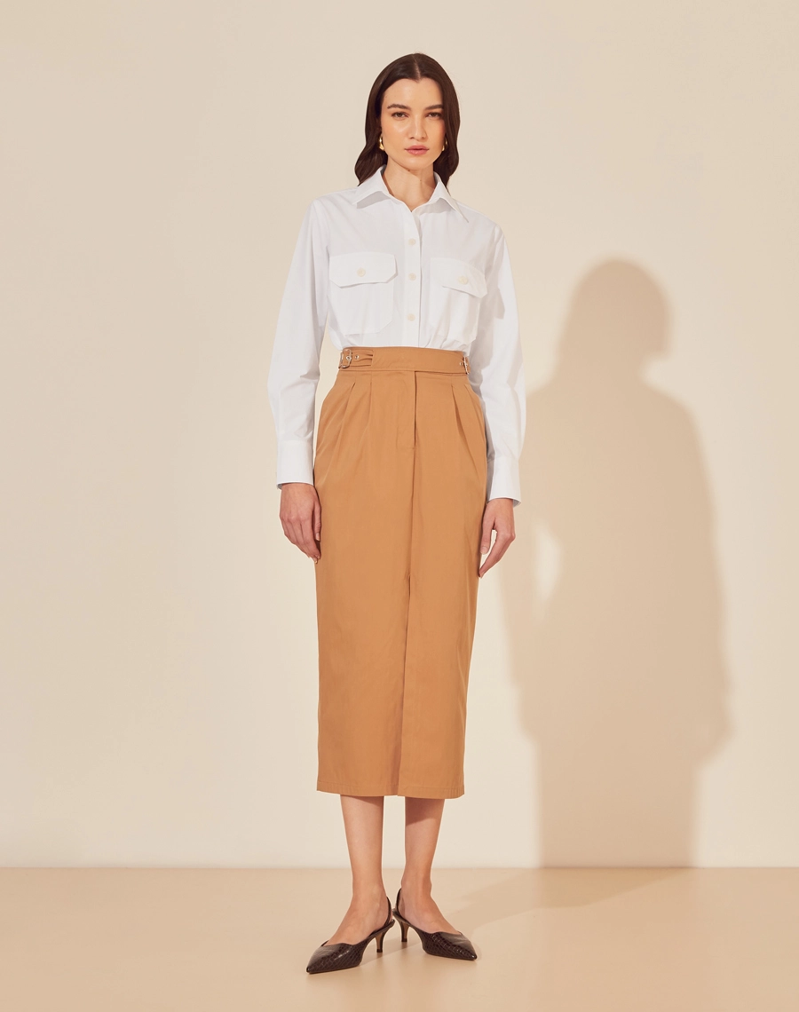 Camisa Celine confeccionada em Cotton Supreme maciez incomparável, alta durabilidade e conforto máximo, elevando o básico a um novo patamar de luxo.

 
