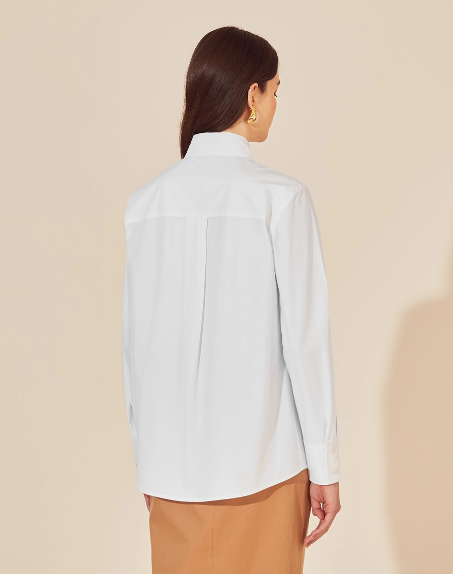 Camisa Celine confeccionada em Cotton Supreme maciez incomparável, alta durabilidade e conforto máximo, elevando o básico a um novo patamar de luxo.

 

