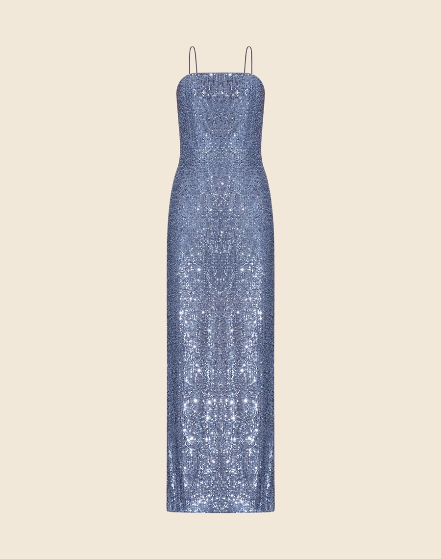Vestido Longo Acalia, peça confeccionada em paetê, com decote quadrado e alças finas. 