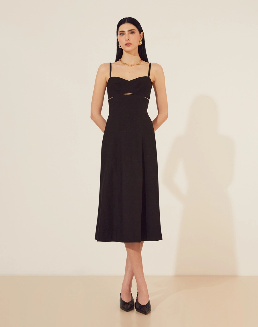 Vestido Midi Hibisco em Linho misto com Viscose, que combina a resistência e frescor do linho com o toque suave e a leveza da viscose.<br/>
Alças finas com decote coração e recorte, com um design que valoriza a silhueta.<br/>
Fechamento por zíper nas costas, garantindo praticidade e um caimento impecável.<br/>