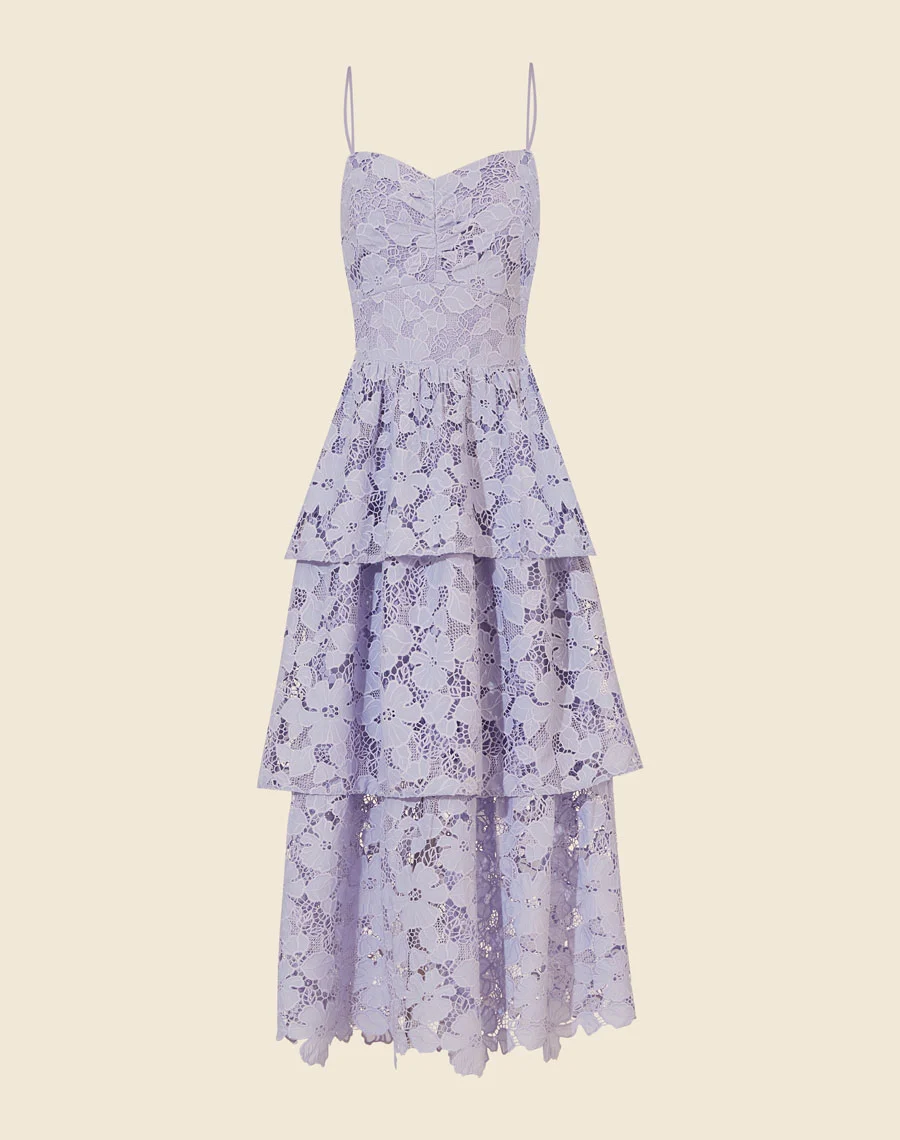 Vestido Midi Lunel em Renda
 confeccionado em renda delicada, combina romantismo e elegância. <br/>
