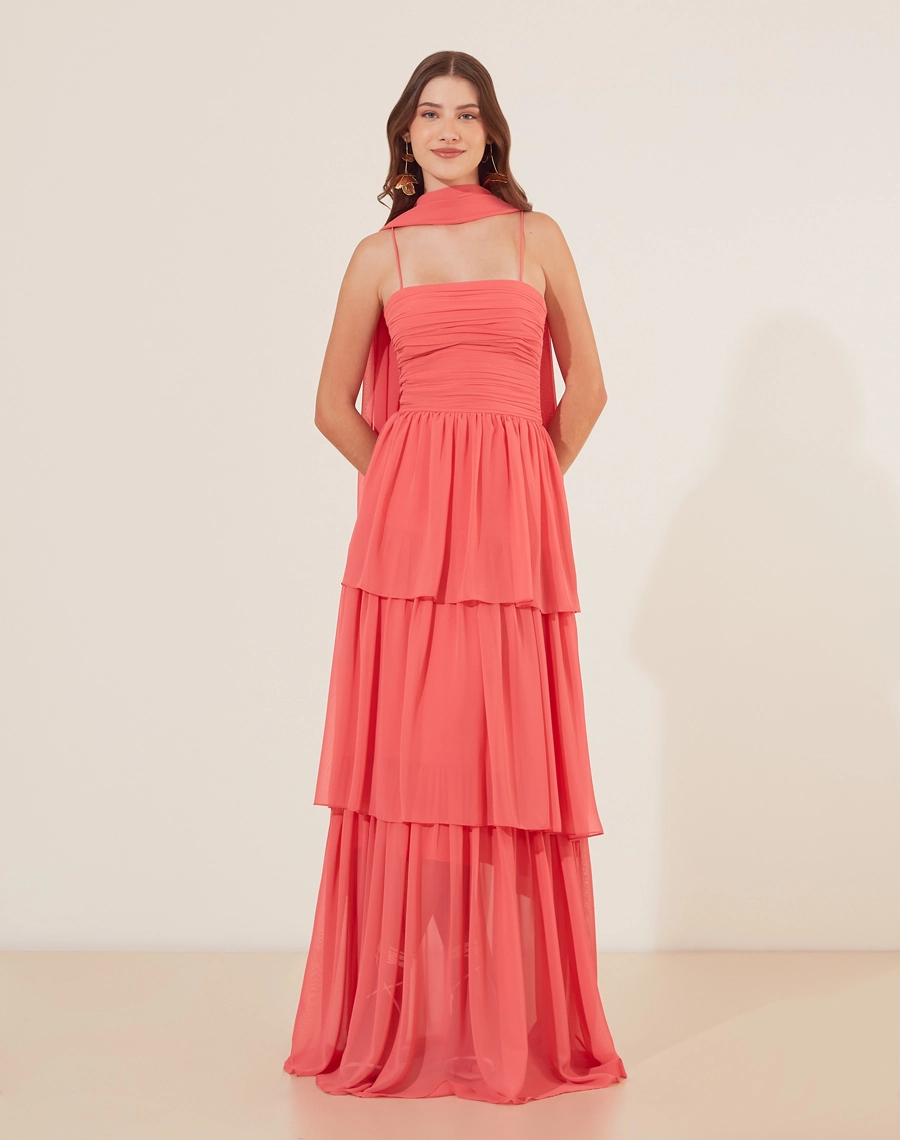 Vestido Longo Leopolda confeccionado em chiffon, garantindo leveza e movimento a cada passo. Suas cores vibrantes tornam a peça  indispensável em festas de verão.