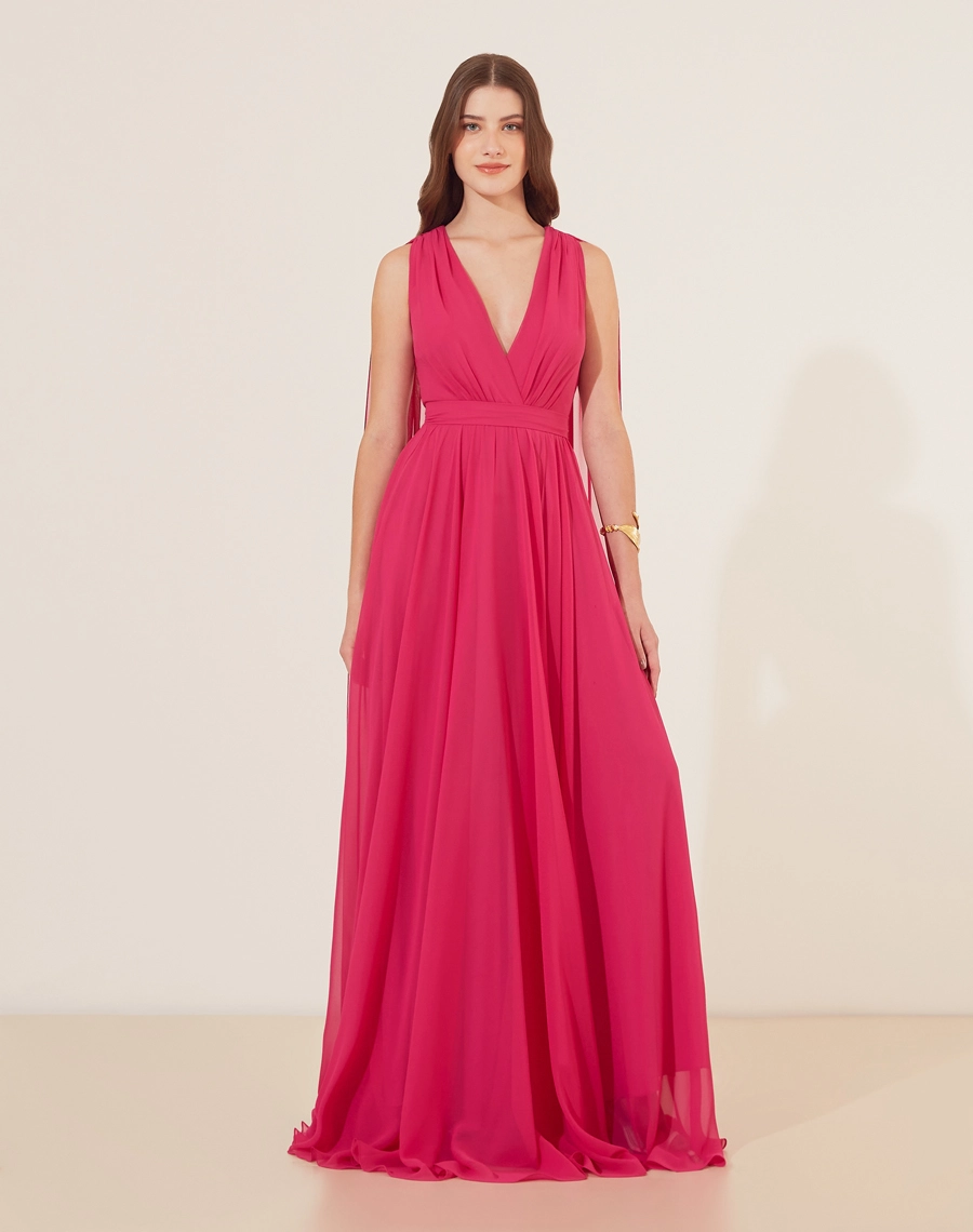 Vestido Longo Deborah é confeccionado em chiffon, tecido leve e com uma transparência discreta. É indispensável em eventos sociais e sofisticados. <br/> <br/>