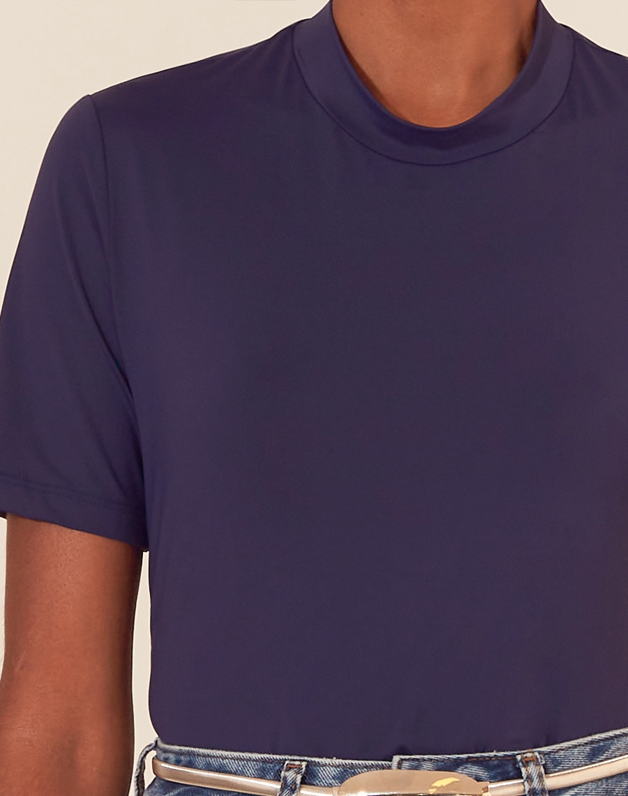 Camiseta Anna confeccionada em Malha Fluity, conhecida por sua elasticidade, conforto e caimento impecável. <BR/>