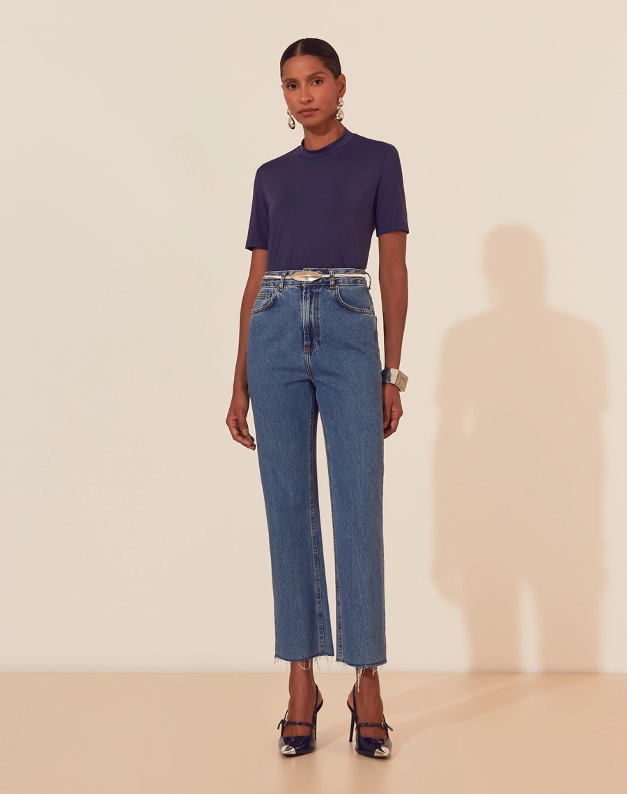 Camiseta Anna confeccionada em Malha Fluity, conhecida por sua elasticidade, conforto e caimento impecável. <BR/>