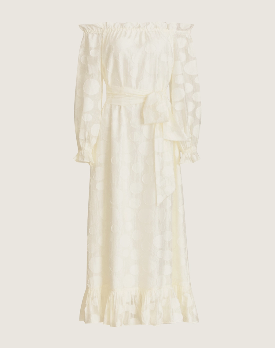 O Vestido Longo Moss é confeccionado em viscose mista com detalhes geométricos bordados, possuindo caimento fluido e sendo menos propenso a amassar, perfeito para o dia a dia. Esse vestido longo é versátil e elegante, perfeito para passeios diurnos, almoços casuais ou coquetéis informais.