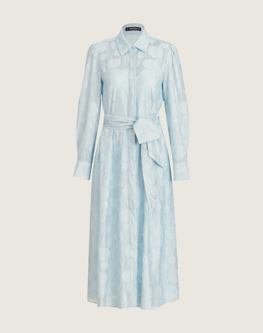 A Chemise Moss é confeccionada em viscose mista com detalhes geométricos bordados. Perfeita para passeios diurnos, almoços casuais ou coquetéis informais.