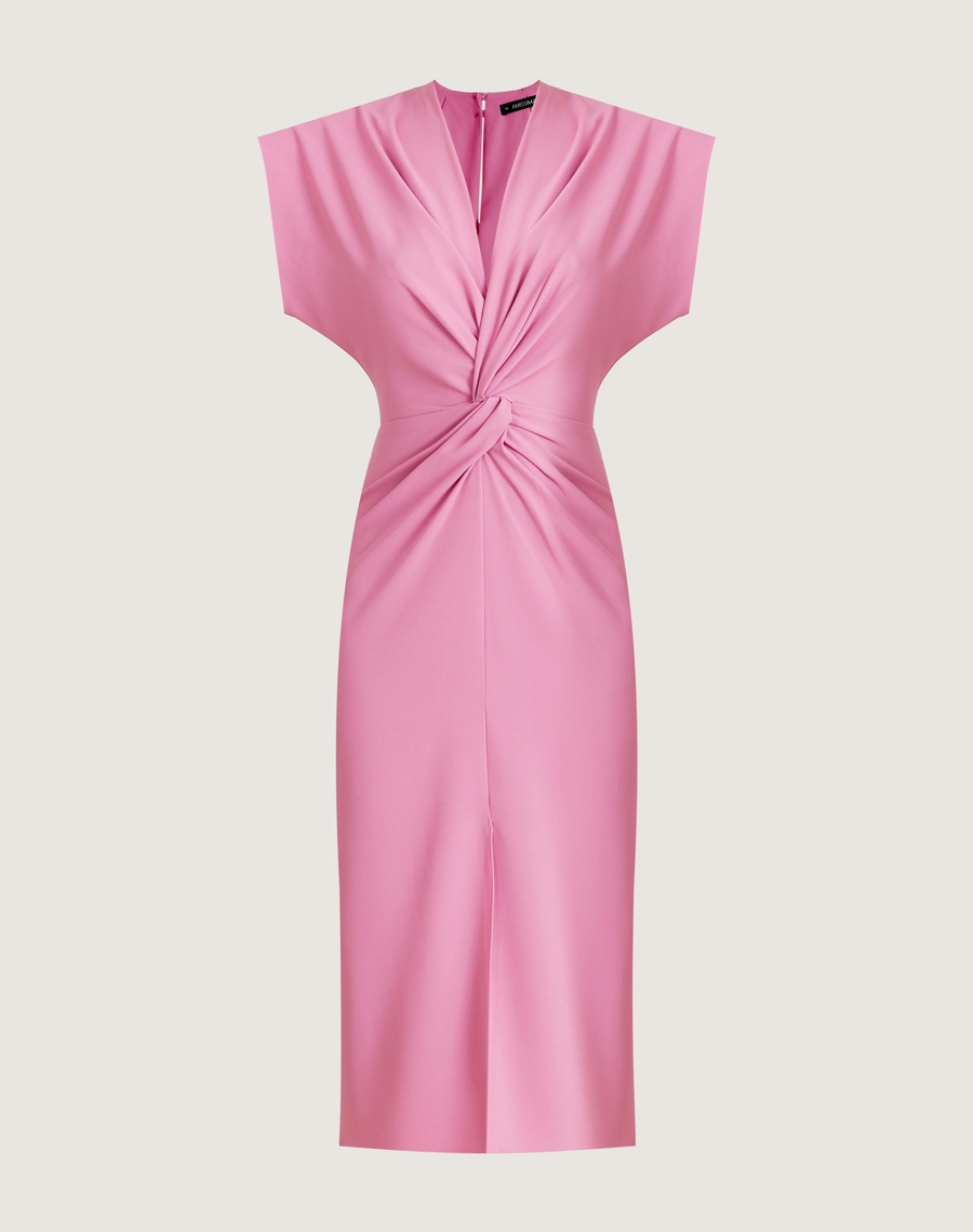 O Vestido Midi Vitória é confeccionado em crepe zara. Perfeito para coquetéis, passeios diurnos ou encontros especiais.