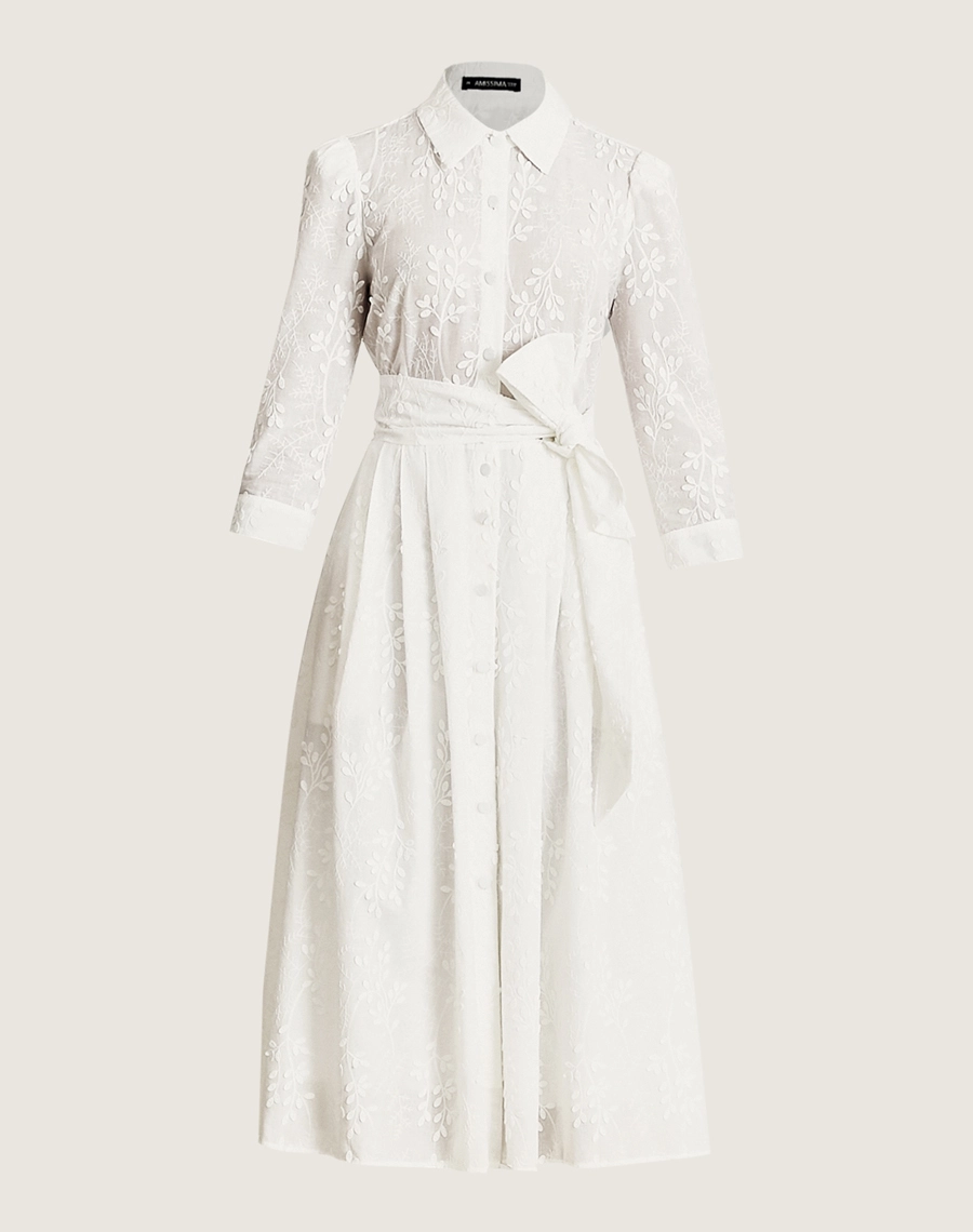 A Chemise Ariane é confeccionada em cambraia bordada, tecido leve e fresco, com detalhes de folhas bordadas, perfeito para os dias mais quentes. As folhas bordadas adicionam delicadeza à peça, tornando essa chemise perfeita para quem busca um visual romântico. Ideal para brunchs, batizados ou reuniões diurnas.