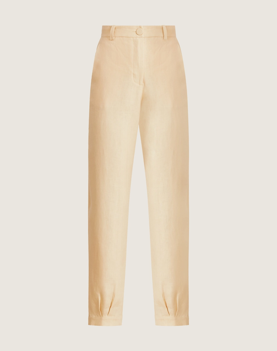 A Calça Carla é confeccionada em linho. Essa calça é ideal para eventos casuais ou corporativos, podendo transitar por ocasiões durante o dia e a noite.