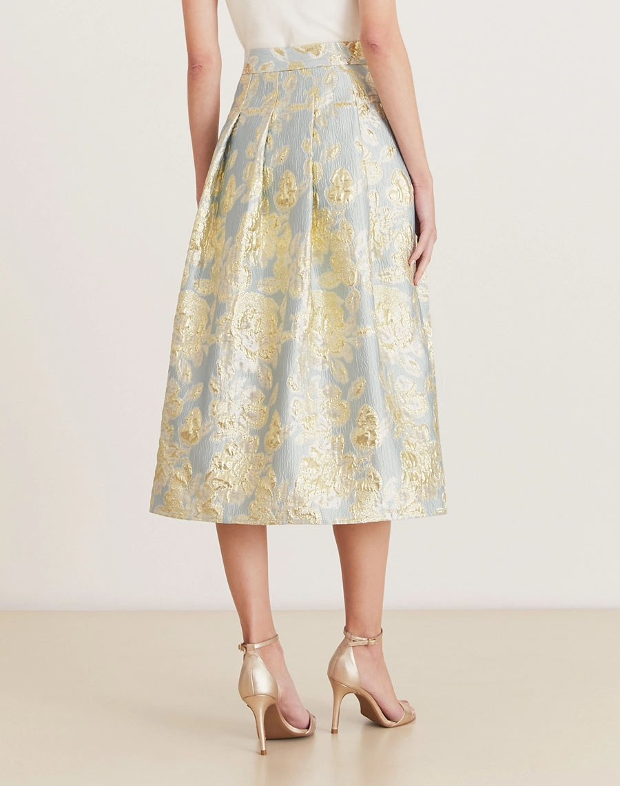 A Saia Midi Elisa é confeccionada em jacquard. Perfeita para transitar entre diferentes ocasiões, como coquetéis, jantares românticos e encontros especiais.