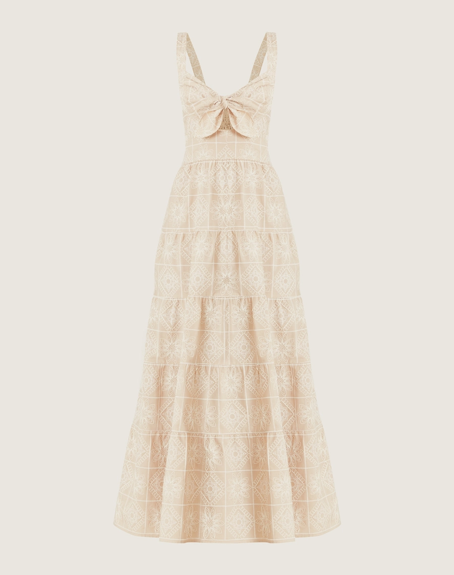 O Vestido Midi Luciana é confeccionado em cambraia bordada, perfeito para os dias mais quentes. Ideal para brunches, batizados, piqueniques ou eventos diurnos.