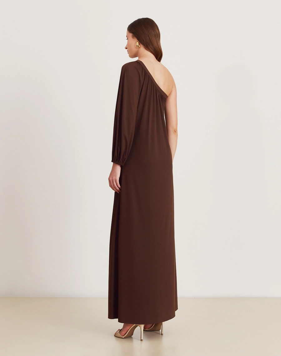 O Vestido Longo Mayla é confeccionado em malha fluity. Perfeito para coquetéis, passeios ao ar livre, eventos especiais ou jantares à noite.