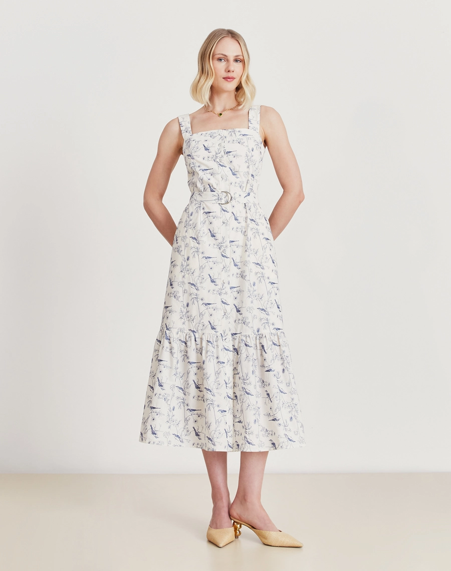 O Vestido Midi Valeri é confeccionado em cambraia bordada. Versátil e elegante, transita por brunchs, eventos casuais ou reuniões informais.