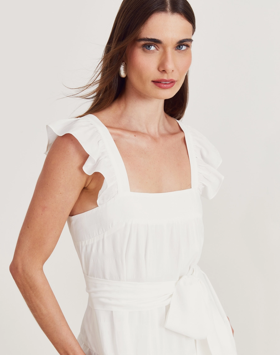 O Vestido Midi Noemi é confeccionado em liocel,um tecido sustentável com toque macio. É perfeito para passeios diurnos, almoços casuais ou coquetéis informais.
