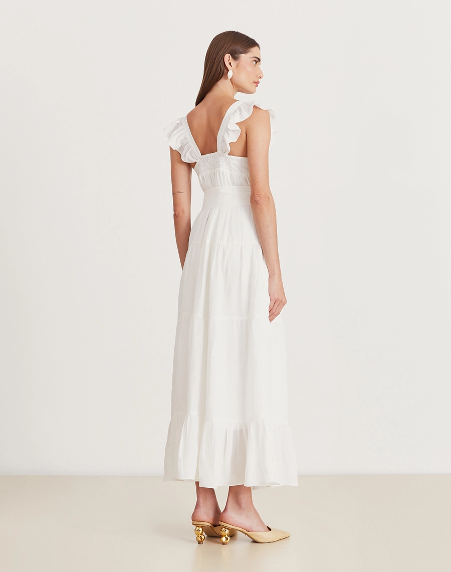 O Vestido Midi Noemi é confeccionado em liocel,um tecido sustentável com toque macio. É perfeito para passeios diurnos, almoços casuais ou coquetéis informais.