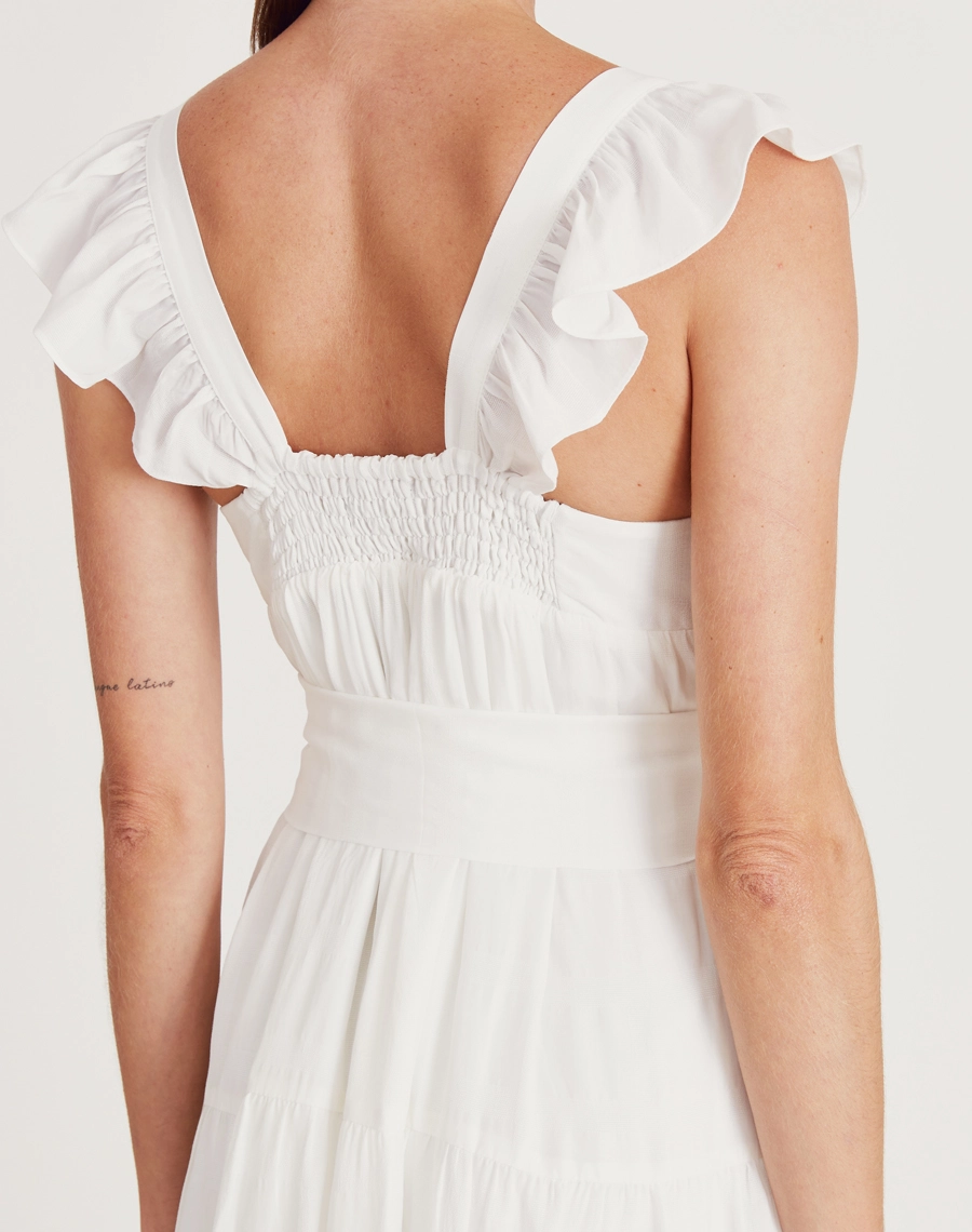 O Vestido Midi Noemi é confeccionado em liocel,um tecido sustentável com toque macio. É perfeito para passeios diurnos, almoços casuais ou coquetéis informais.