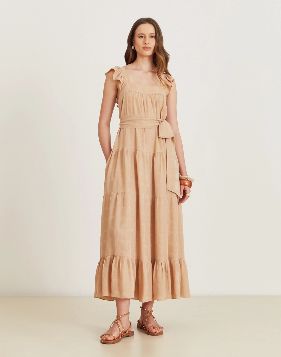 O Vestido Midi Noemi é confeccionado em liocel,um tecido sustentável com toque macio. É perfeito para passeios diurnos, almoços casuais ou coquetéis informais.