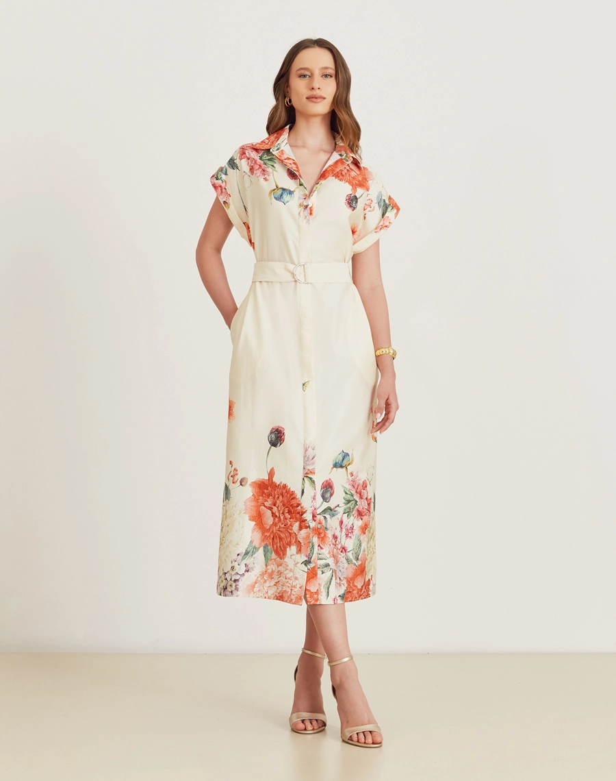 A Chemise Dalila é confeccionada em tricoline estampado. A estampa floral exclusiva Amissima adiciona delicadeza à peça, tornando-a perfeita para ocasiões do dia e da noite. Um look prático, elegante e versátil para qualquer momento. 