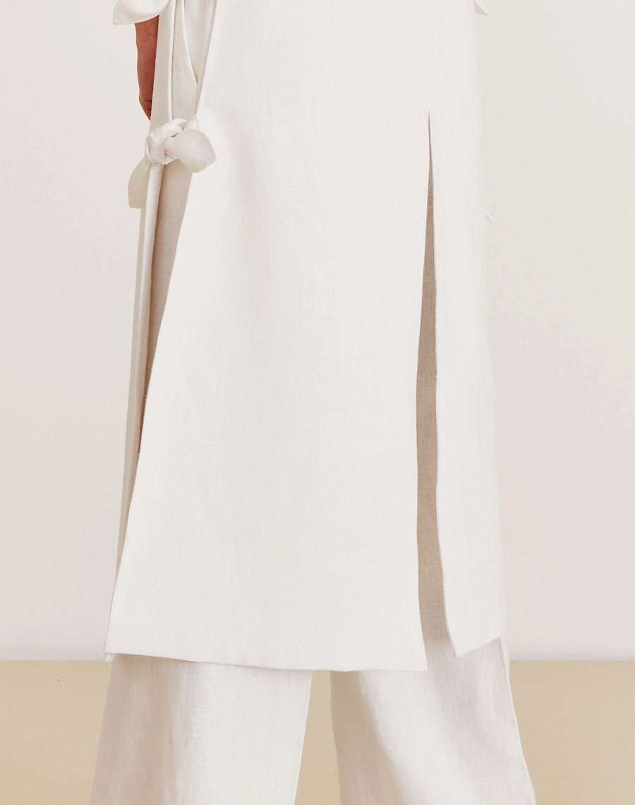Túnica Santorini de linho feminino. Moderna, elegante e perfeita para dias quentes, passeios ou eventos ao ar livre.

