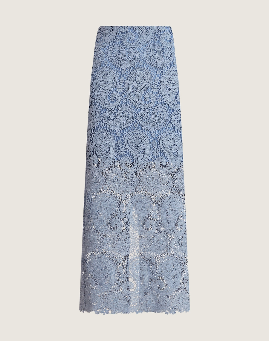 Saia midi em renda de algodão com padrão paisley, forro interno e fenda nas costas. Elegante, fresca e perfeita para eventos ao ar livre.