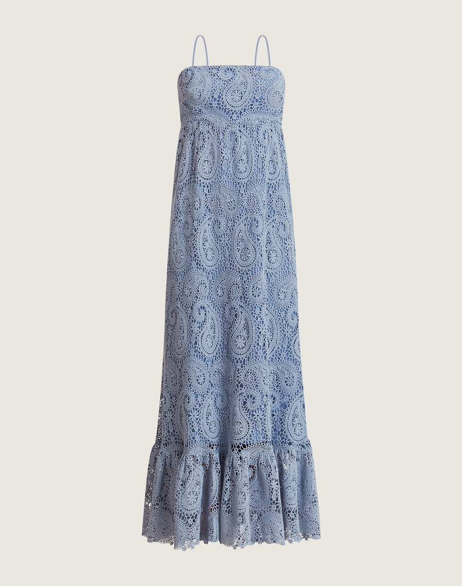Vestido longo em renda de algodão com alças finas, lastex nas costas e barrado com babado. Elegante, leve e ideal para eventos ao ar livre.