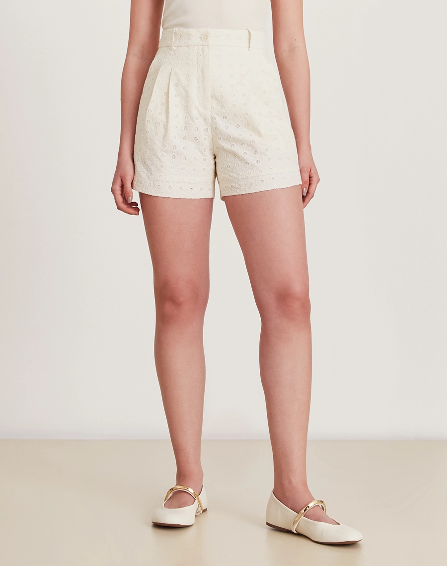O Shorts Melina é confeccionado Laise , tecido leve e fresco que é perfeito para os dias mais quentes.