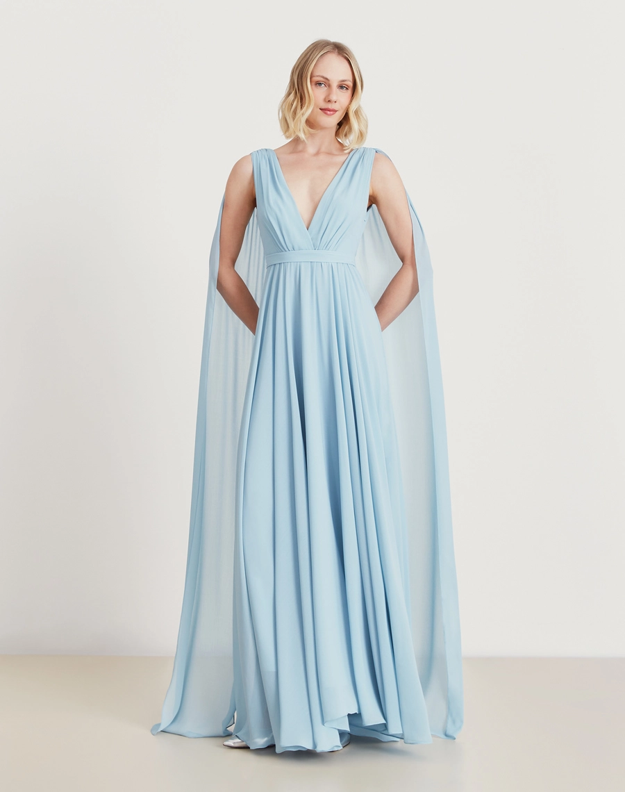 O Vestido Longo Justine é confeccionado em chiffon. Sua modelagem moderna e elegante é indispensável em eventos sofisticados, casamento ou formaturas.