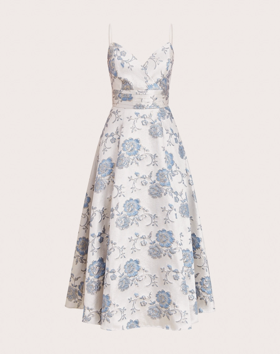 Vestido Midi Madeleine confeccionado em jacquard estampado, tecido com toque elegante e levemente encorpado.
