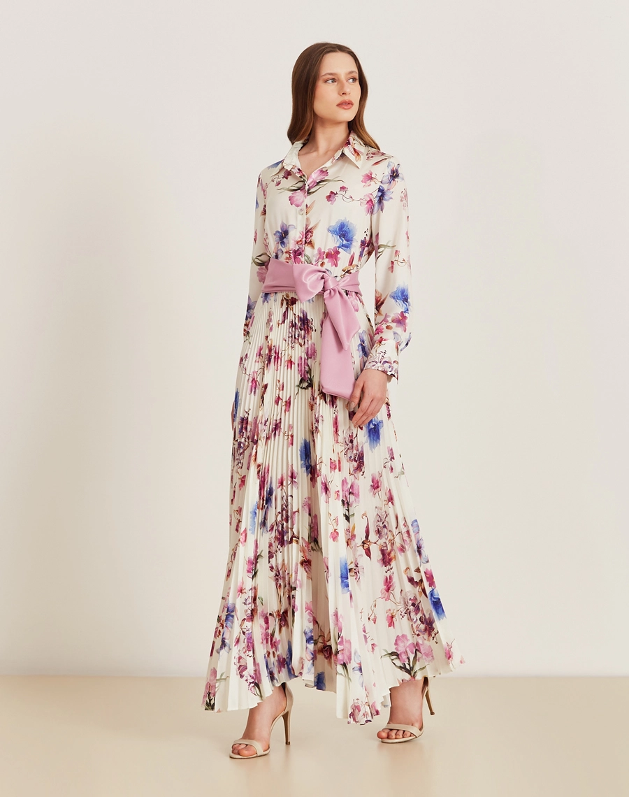 O Vestido Longo Margot é  confeccionado em crepinho estampado. É perfeito para quem busca conforto e estilo, ideal tanto para eventos diurnos quanto noturnos. 