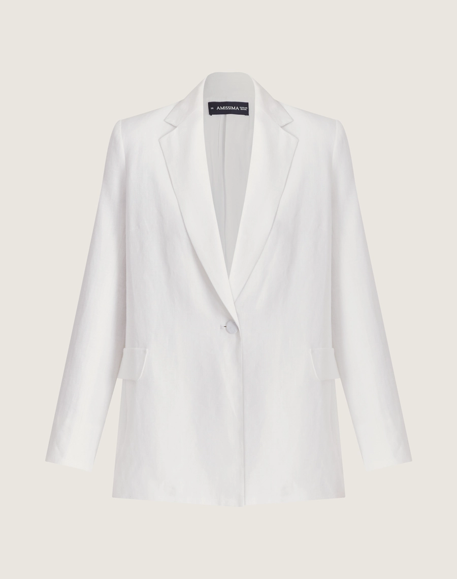 O Blazer Silvia é confeccionado em linho. É ideal para eventos casuais ou corporativos, podendo transitar por ocasiões durante o dia e a noite.