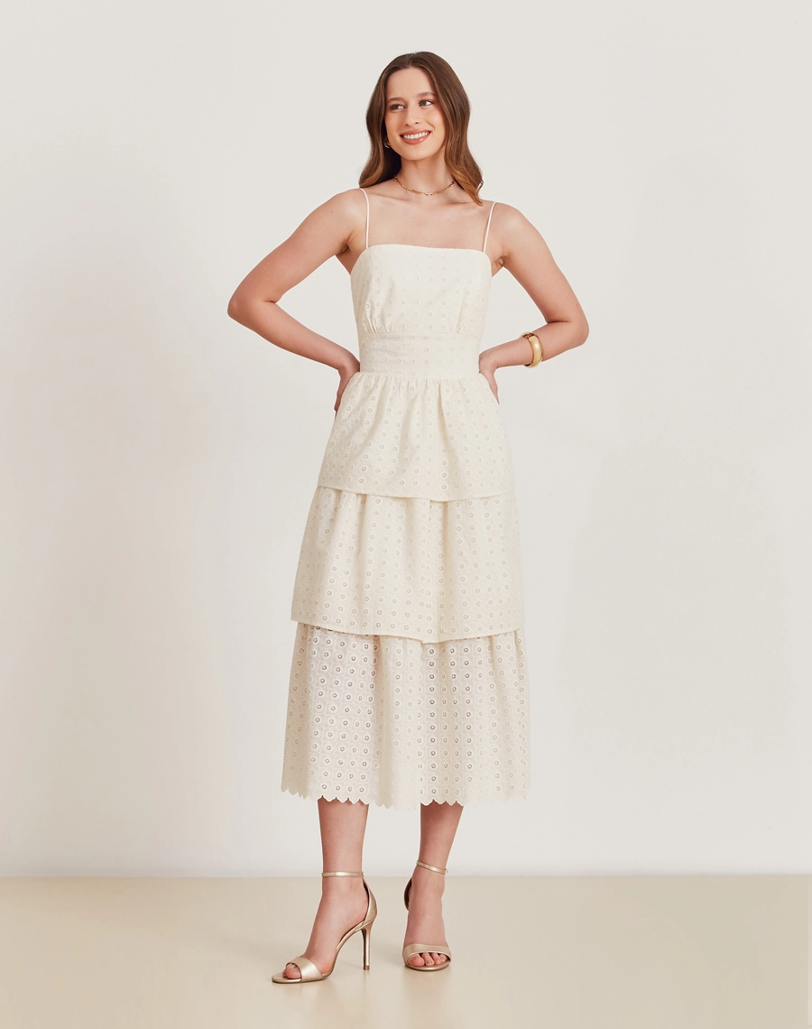 O vestido Midi Melina é confeccionado em laise garantindo leveza.