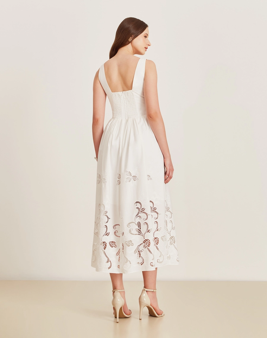 O Vestido Midi Maite é confeccionado em tecido de algodão. Esse vestido midi é ideal para transitar entre ocasiões do dia à noite, como brunches e jantares românticos.